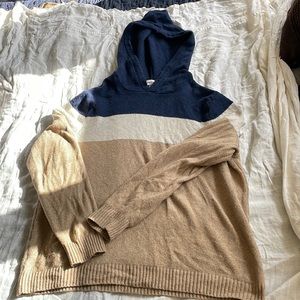 Men’s Goodfellow hooded sweater. Good condition. Navy, cream, tan.
